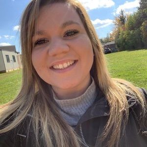 Meet your Posher, Breanon